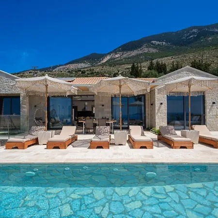 Irena Stone Kefalonia * Lourdata (Kefalonia)